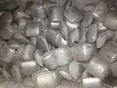 一位發(fā)言人表示，巴西淡水河谷（Vale）正在重新評(píng)估其在新喀里多尼亞虧損的鎳業(yè)務(wù)，這是上月新上任的首席執(zhí)行官Fabio Schvartsman對(duì)表現(xiàn)不佳資產(chǎn)進(jìn)行廣泛考核的一部分。